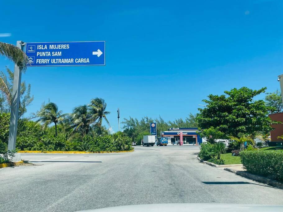 Punta Me Apartments & Rooms Near The Punta Sam Ferry Beach 칸쿤 외부 사진