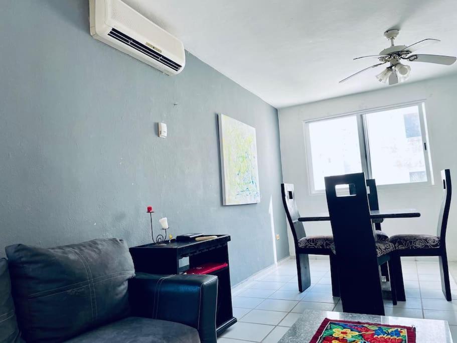 Punta Me Apartments & Rooms Near The Punta Sam Ferry Beach 칸쿤 외부 사진